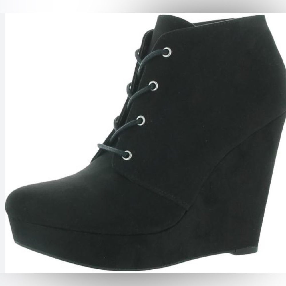 GBG Los Angeles Woman’s Aheela Faux Suede Ankles Wedge Boots